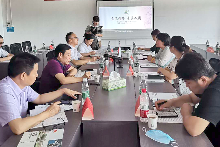 湖南中醫(yī)藥大學專家團隊到天香生物洽談產學研合作