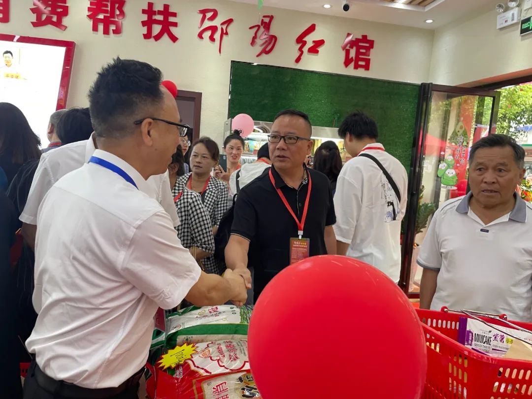 大喜日子！6月6日邵陽紅出貨倉百春園店盛大開業(yè) 我市邵陽紅品牌發(fā)展的腳步又前進(jìn)了一大步