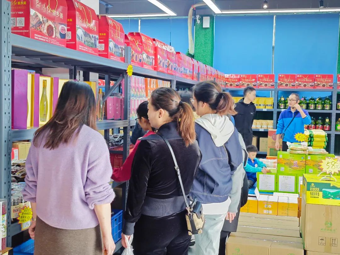 邵陽(yáng)學(xué)院附屬第二醫(yī)院團(tuán)建秋游拓展活動(dòng)在天香生物紫色健康產(chǎn)業(yè)園盛大啟航