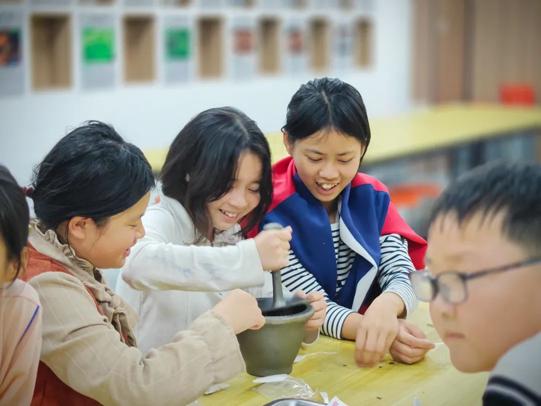 雙清區(qū)“愛心護(hù)航，助夢成長”